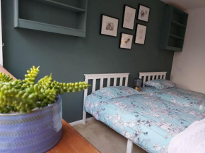 2 bed flat, Bounds Green, Piccadilly line, London N11